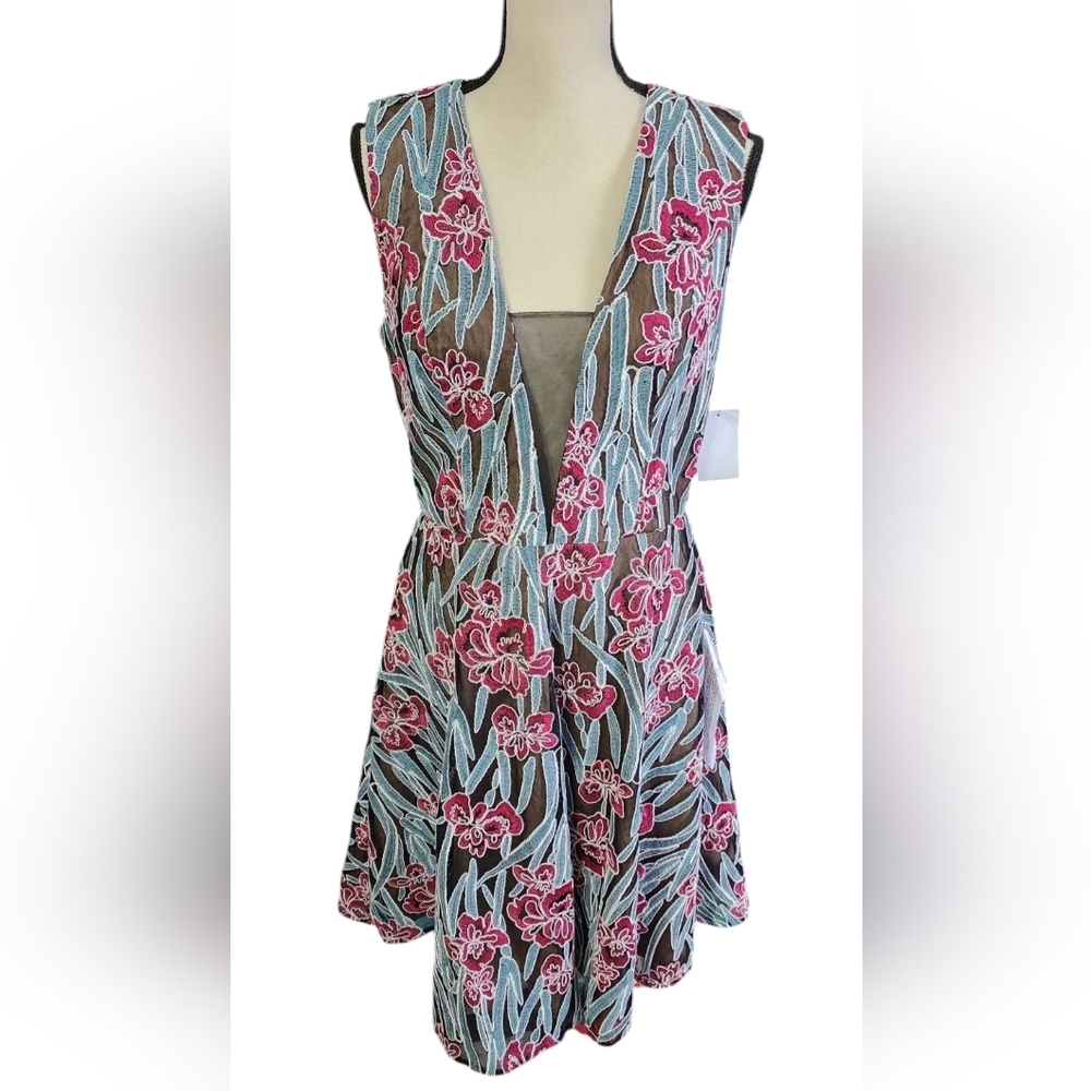 DRESS THE POPULATION Macie Fushia Embroidery Fit & Flare Midi Dress Size L